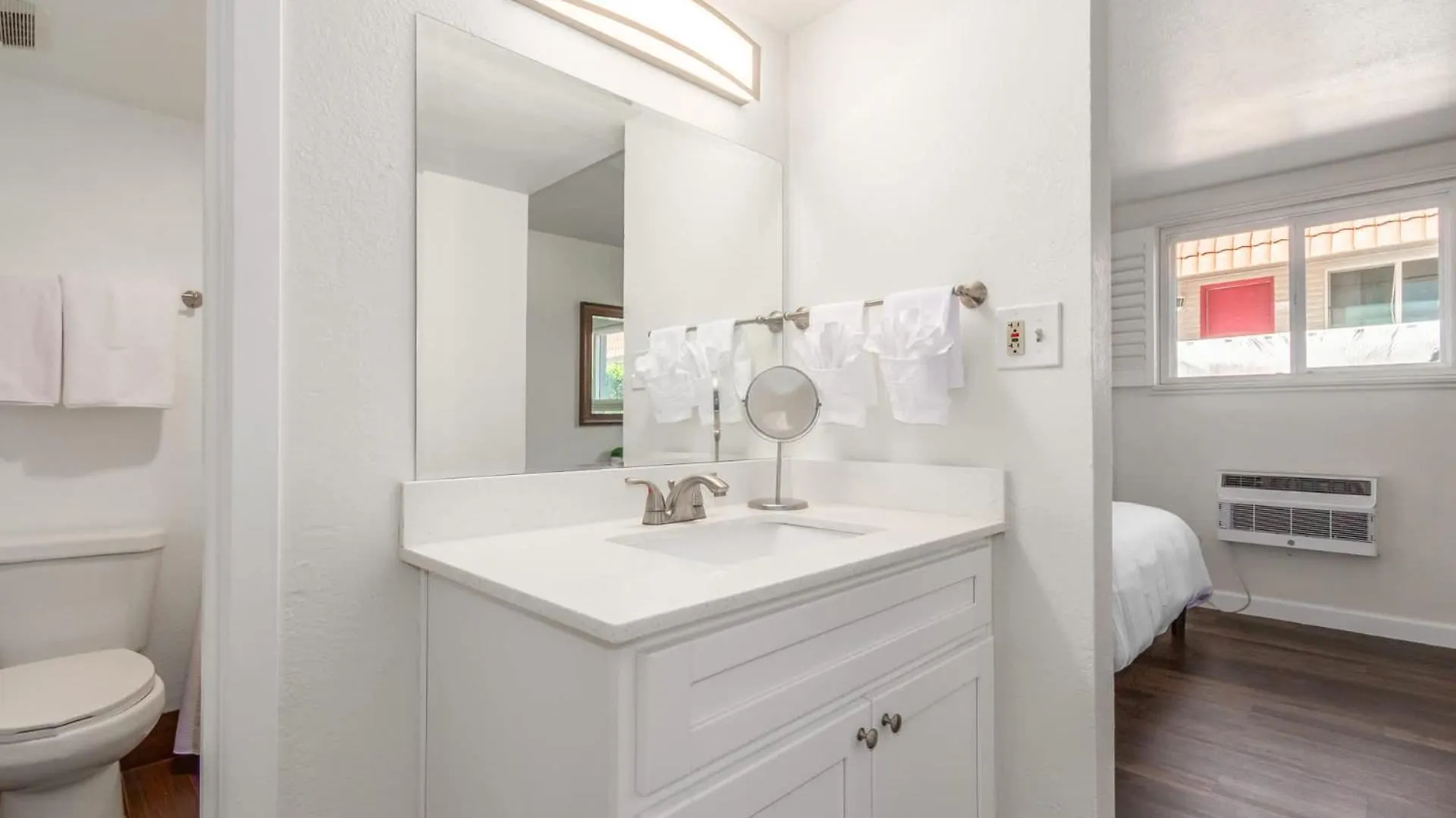 Beautiful Retreat 1 King Bed At Tempe Oasis Pool Spa & Clubhouse Villa 0*,  United States